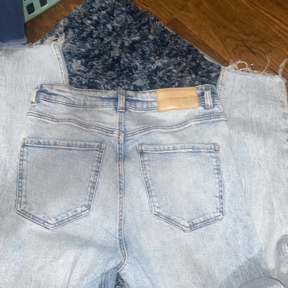 Zara Light Washed Distressed Jeans - Picture 4 of 4